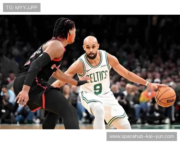 巴恩斯禁区横移盖帽，猛龙多打一波流