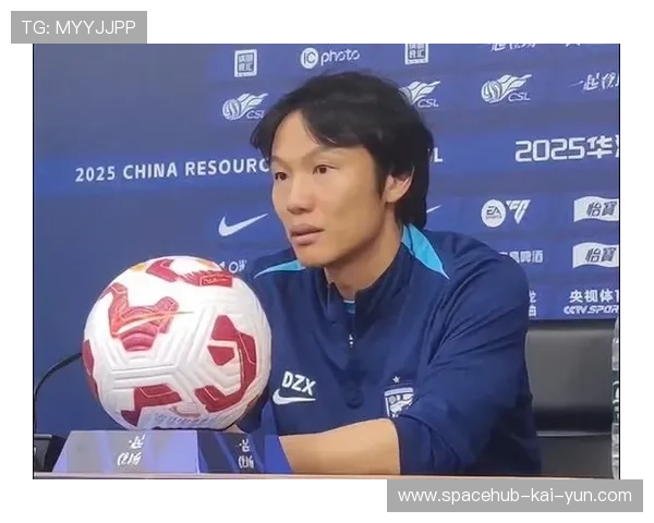 武汉三镇邓卓翔上任，期待带领球队走出困境