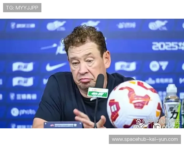 真要走？外媒：斯卢茨基愿回欧洲执教，报价合适可以离开申花，斯卢卡斯