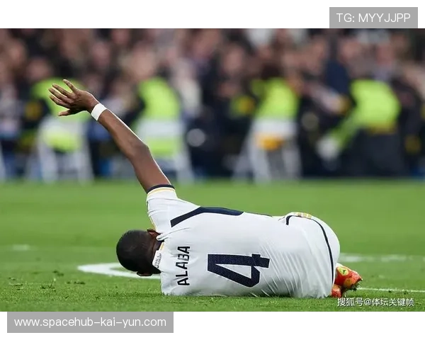 皇马借助中路连续回敲渗透防线，展现攻守兼备的顶级战术