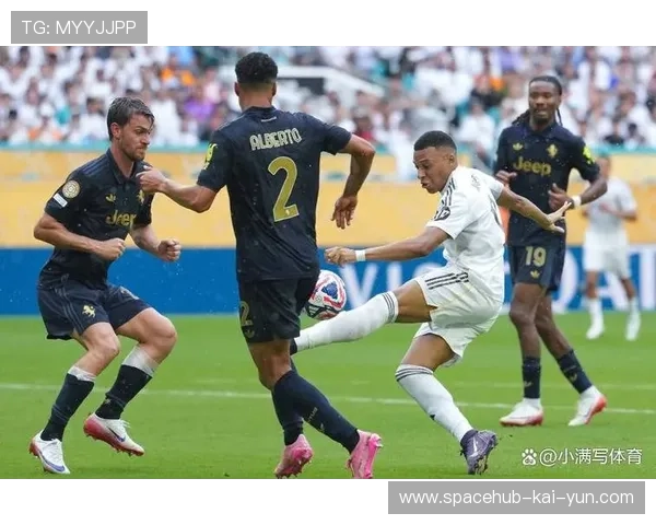 皇马贡萨洛禁区劲射破门